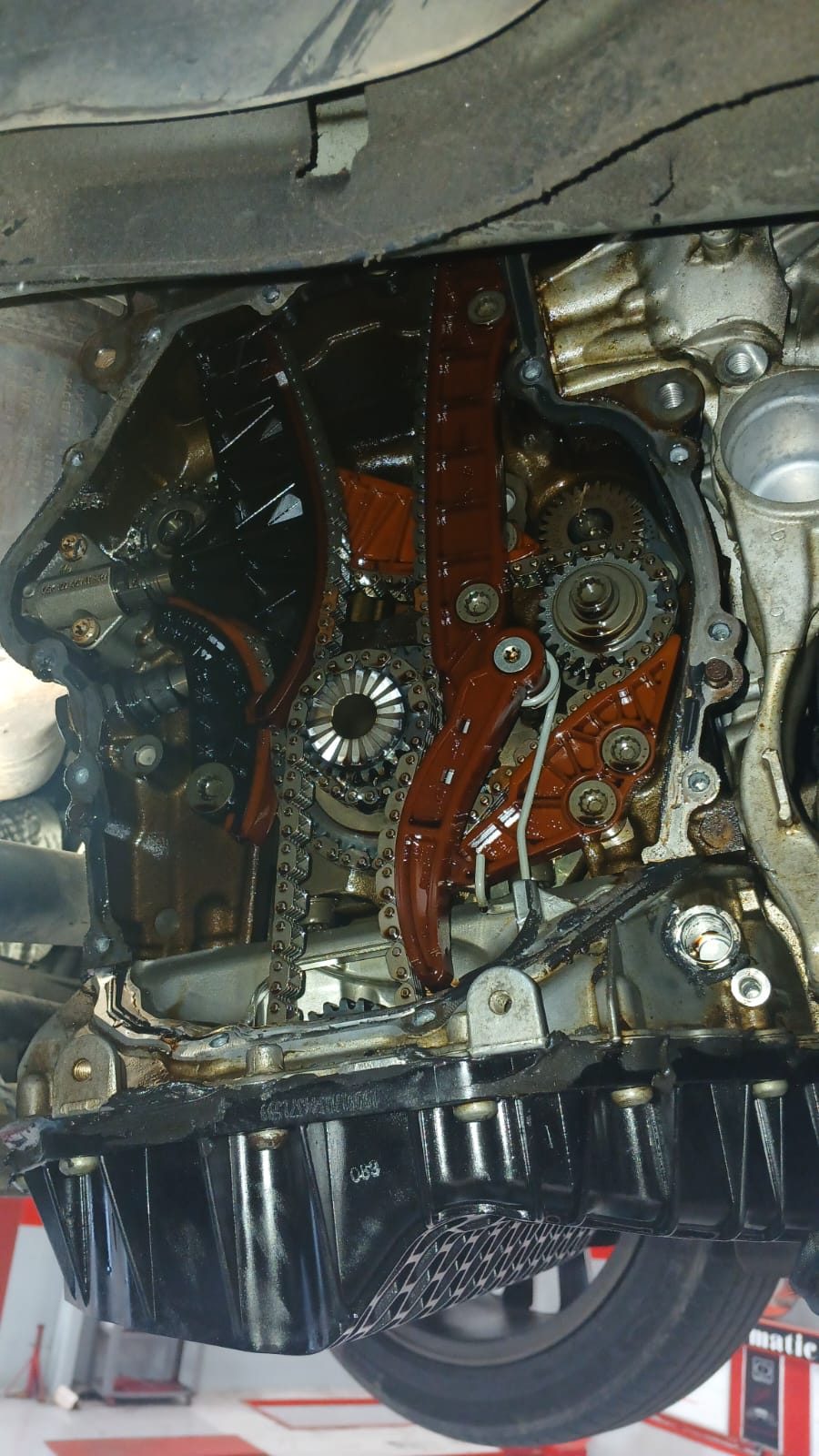Motor aberto em manutenção de corrente de comando
